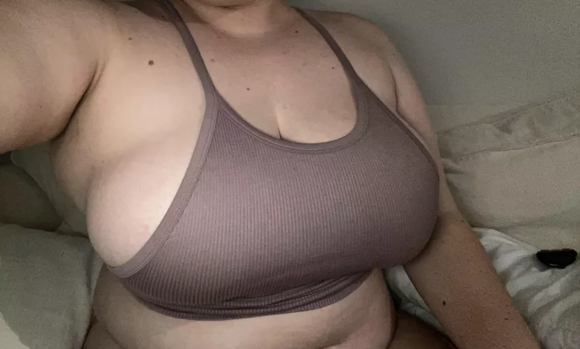 Anyone appreciate a good old fashioned selfie?👁 by bestiebabe