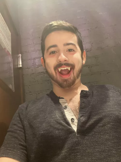 Anyone down for a little bite 🩸 🦇? by MeoowXD