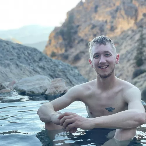 anyone down for a soak? 😏 by montanaboi420