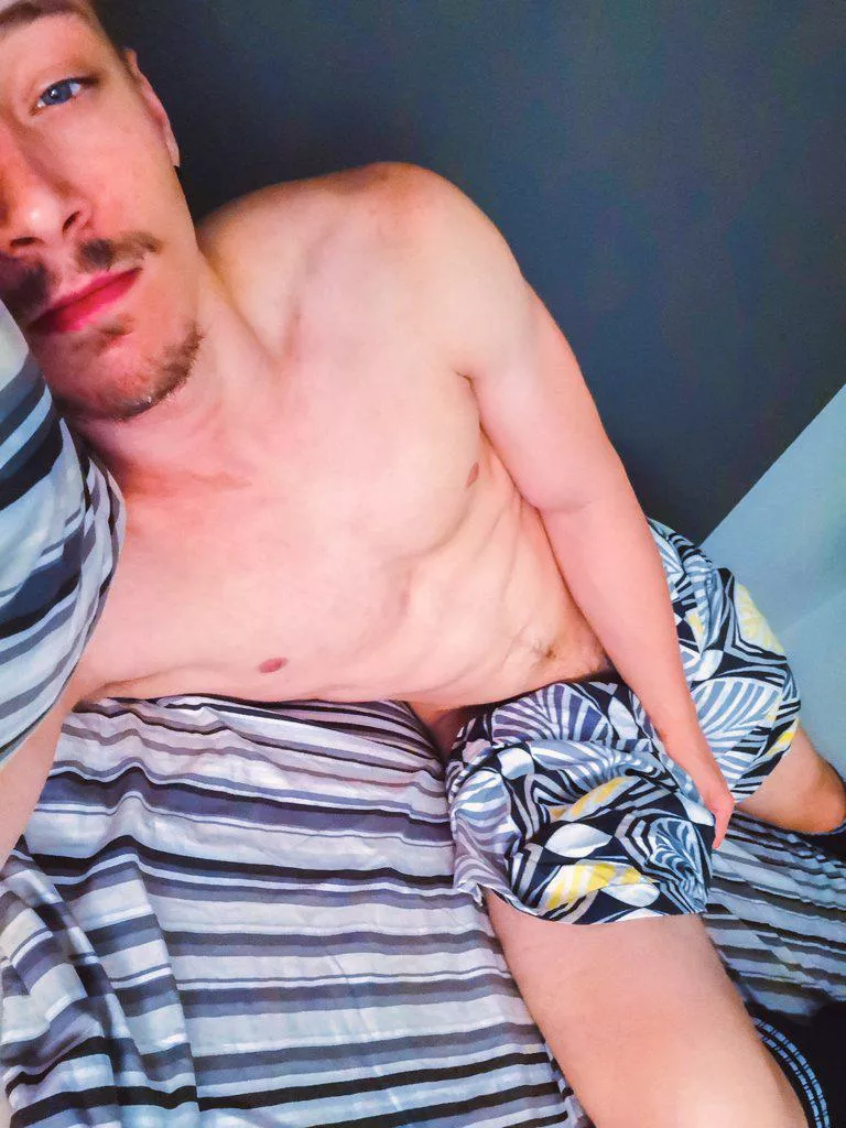 Anyone down to cuddle? 🥺 posted by might_be_right_99