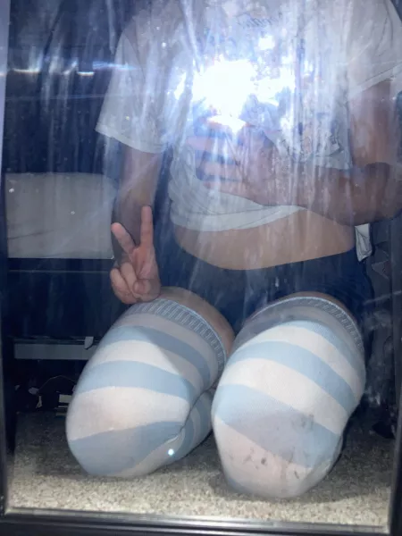 Anyone down to cuddle 🥺 dont mind dirty mirror heh by Nowoah04