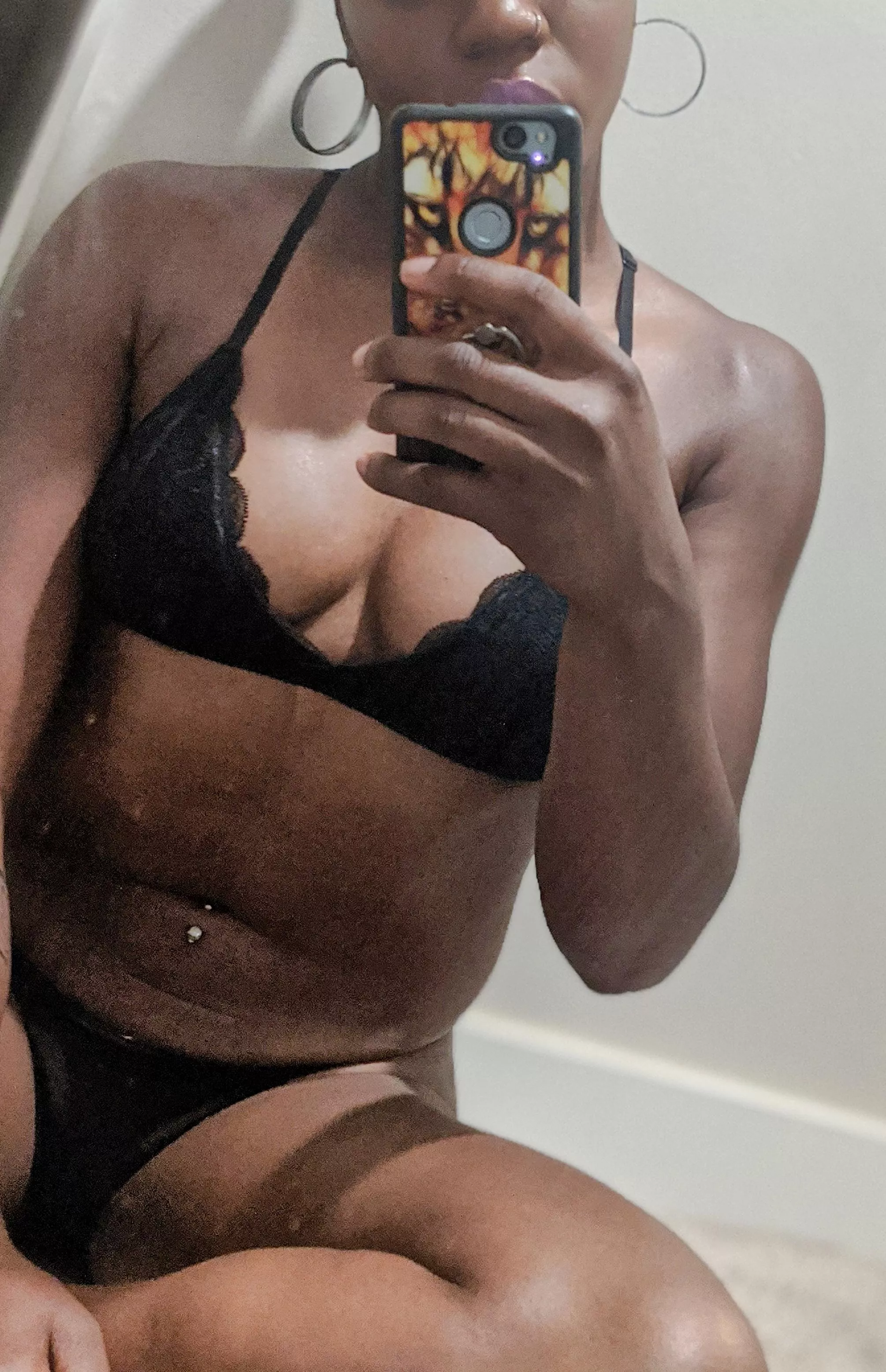 Anyone else bored af tonight 👅 posted by apploniajc