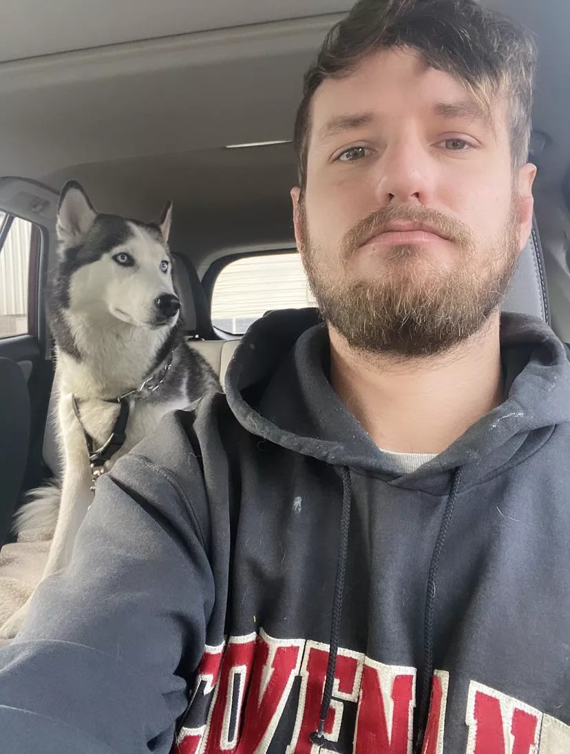 Anyone else get to work and for whatever reason you just sit in your car on your phone for a few minutes because it’s hard to drag yourself through the door? I think these short, dark winter days make me tired 😴 posted by Hunter_explores