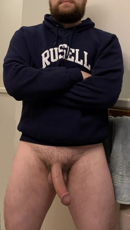 Anyone else love sweatshirts and no pants? by icytonight_1