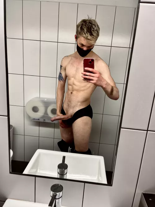 Anyone else need a bathroom break? by JordanGreen21