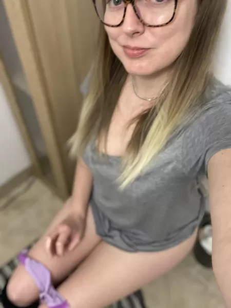 Anyone else ready for the weekend? 🌼 by Miss_Carpel