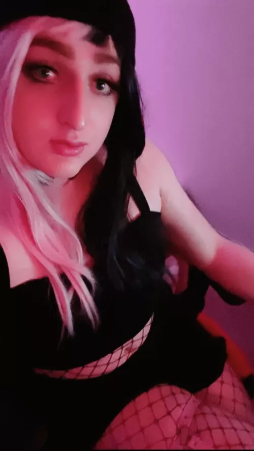 Anyone else take their pics at like 3 a.m?🤣 by RimirUwU