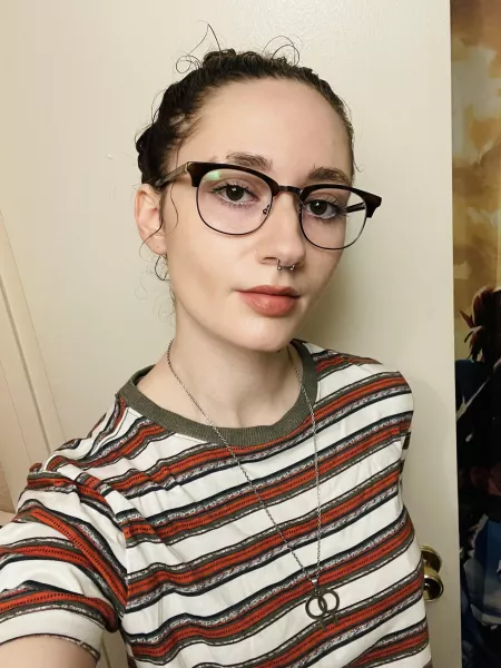 Anyone else think it’s fun to play with makeup a little bit to give yourself a more “masculine” facial structure? by twisterlikespie