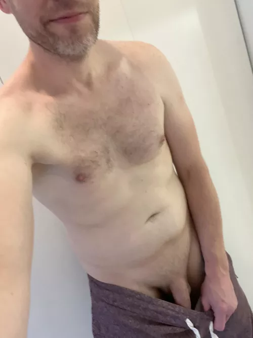 Anyone else with no Saturday plans? Stay in in sweats with me tonight? by swingline123456