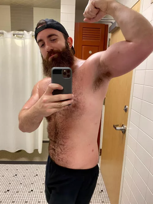 Anyone for some sweaty post workout pits? by pakman1991