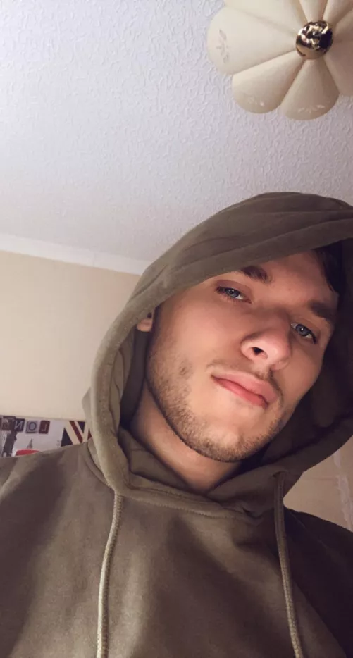 Anyone from UK looking for a relationship? ❤️ by Apprehensive_Fly_240