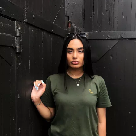 Anyone has this girl's nudes? by bdbdbdbkk