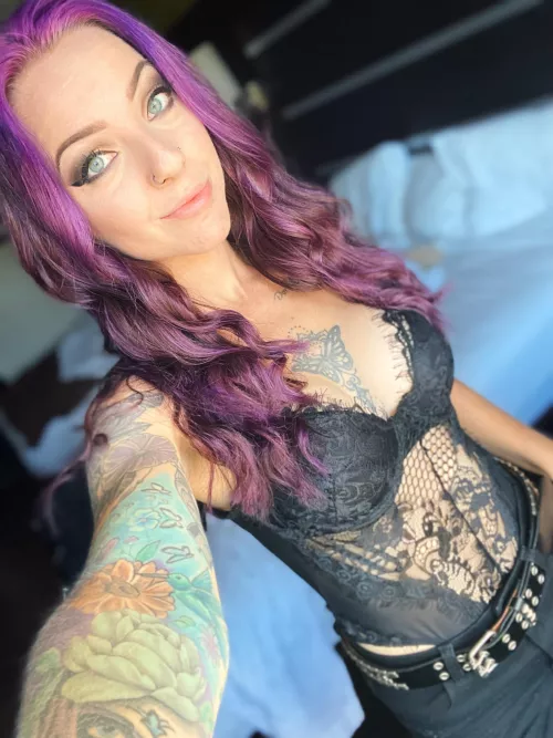 Anyone have an “odd” fetish? Want my panties? Want my used tissues? Whatever it may be…Just message me. by sunset_skybabe03