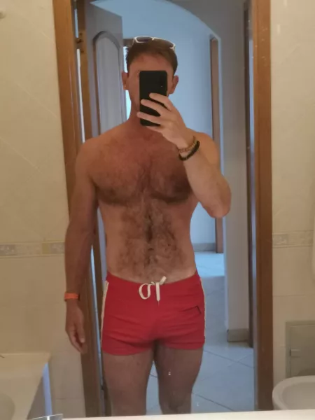 Anyone heading to the beach? by lycrarodeo