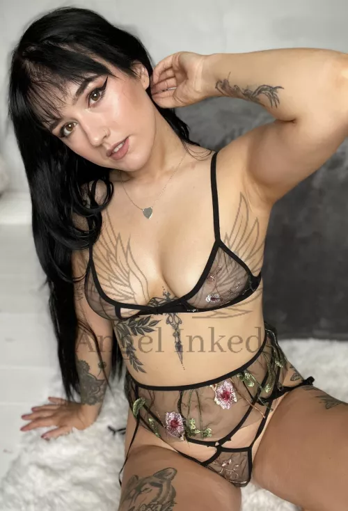 Anyone here like inked British girls? by _pinkfoxx__