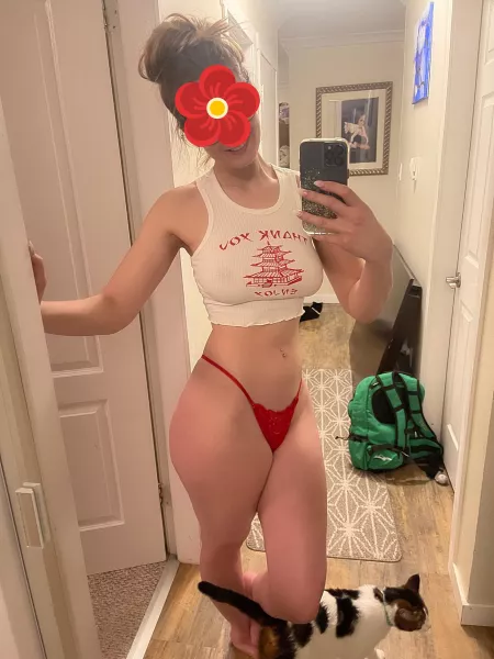 Anyone here love teeny tiny white shirts? by summersatisfaction