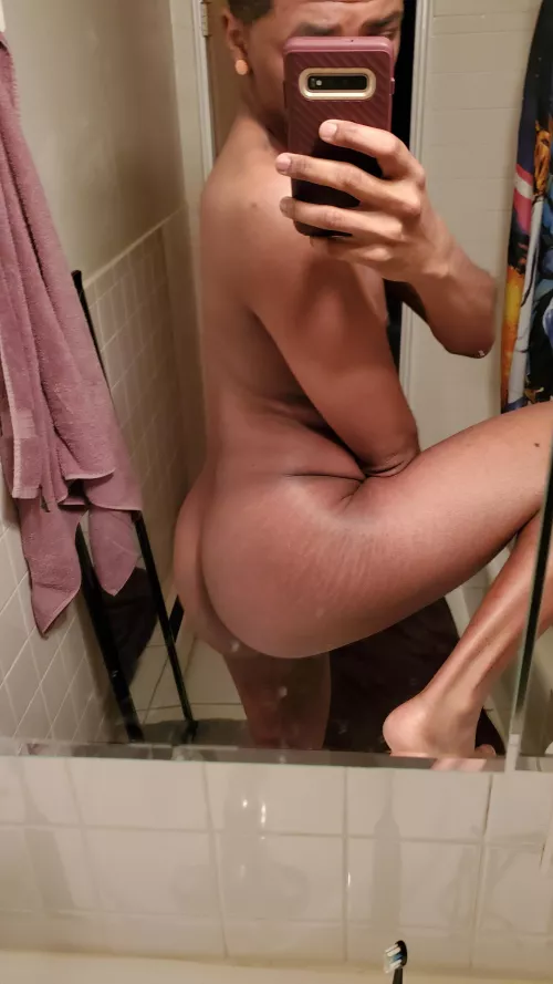 Anyone in the Trenton NJ area know where to cruise or wanna meet in public? by deebeeaye