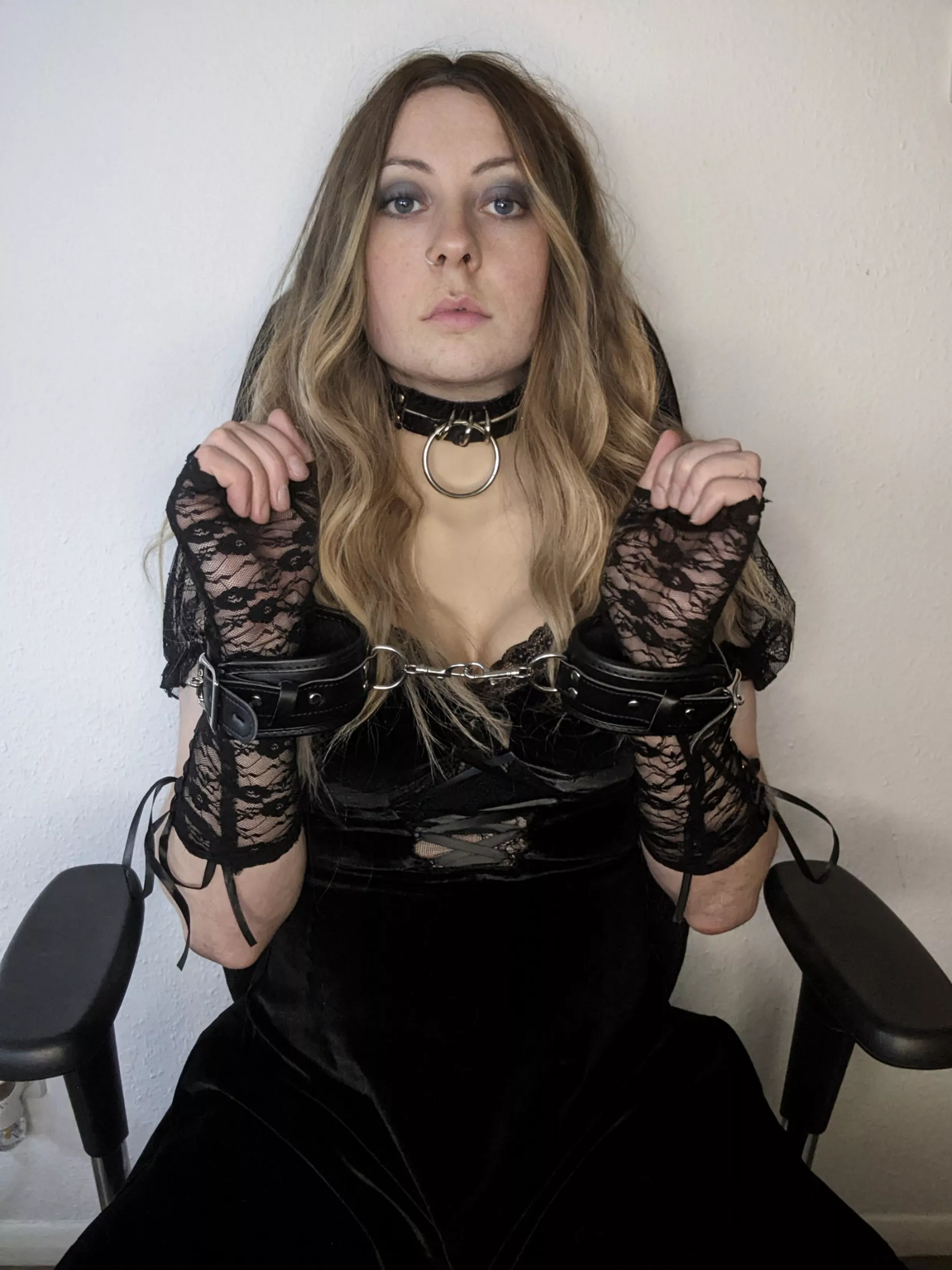 Anyone interested in a well behaved Gothic sub? posted by BDSMPony