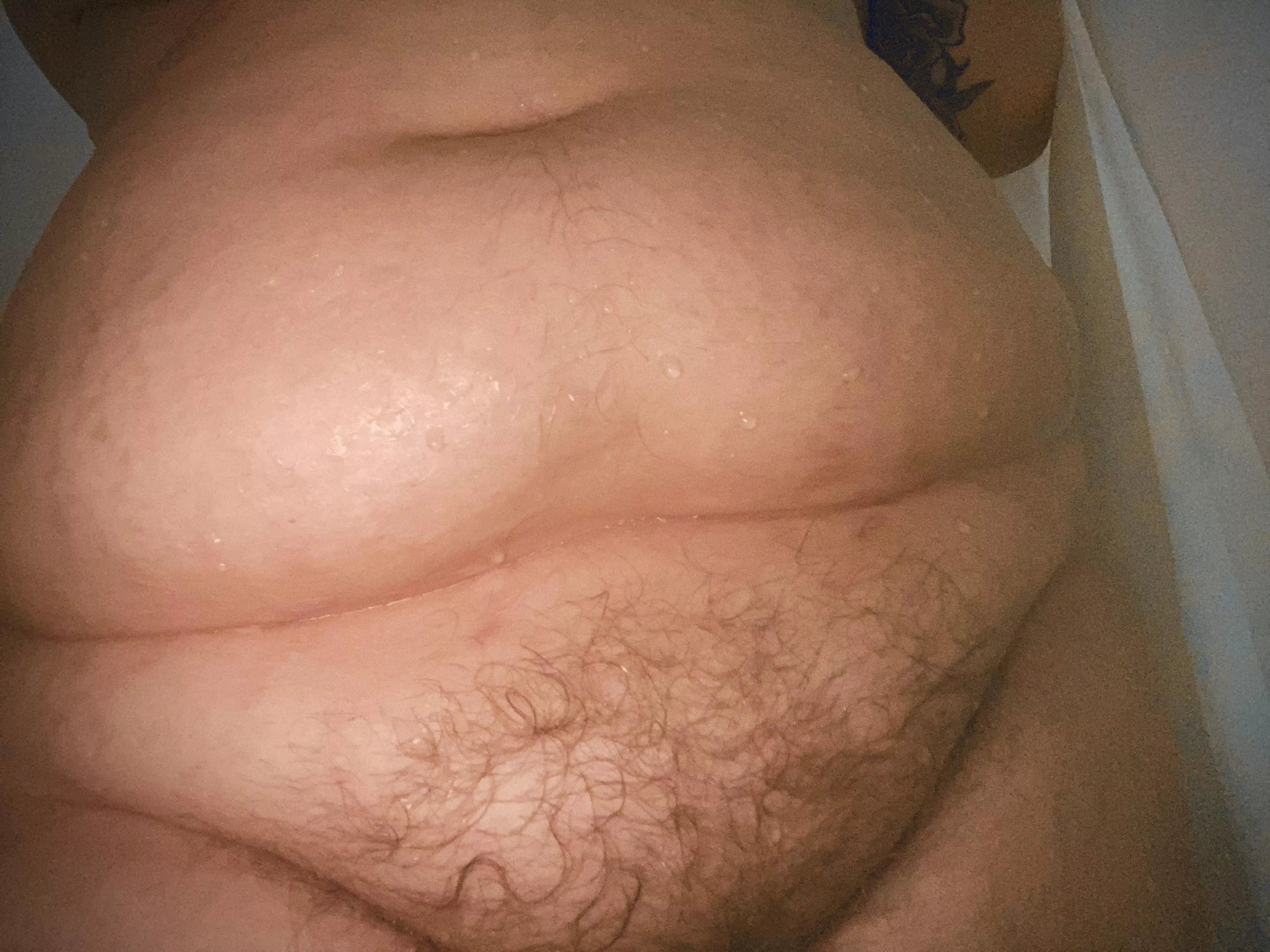 Anyone interested in buying some content? 🥺 I’m unemployed & broke right now. Really just want to get some food. posted by veggiegalmarie