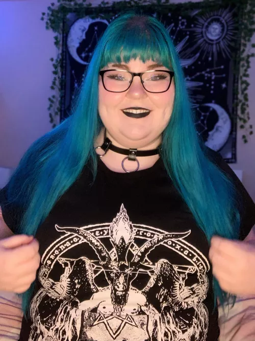 Anyone into goth girls? 🦇 by azubutts