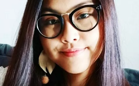 anyone know whos she? 😁 😁 posted by Kuburankasin