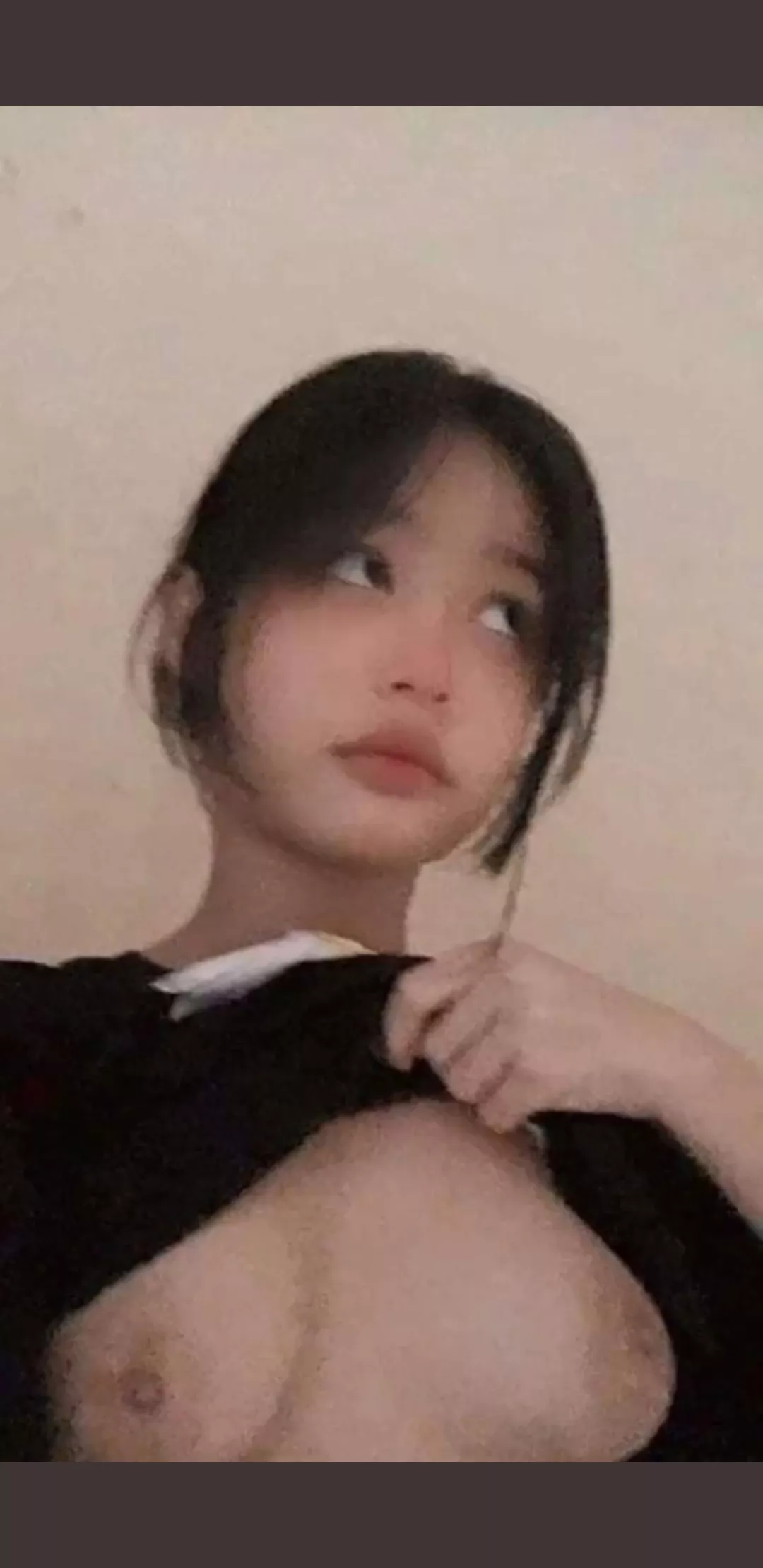 anyone knows? ada yang tau ini siapa? posted by BadgerBie