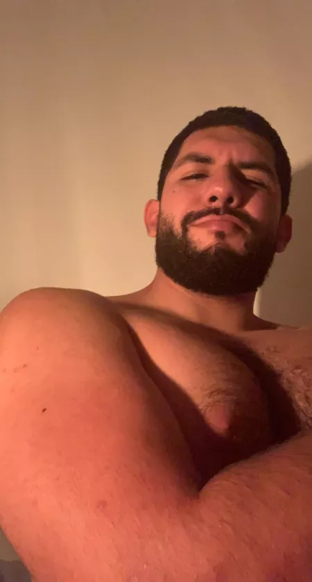 Anyone like beefy dudes ? by thirtylookingmf