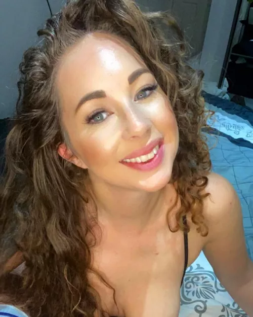 Anyone like British girls? by DaniellaRoseof