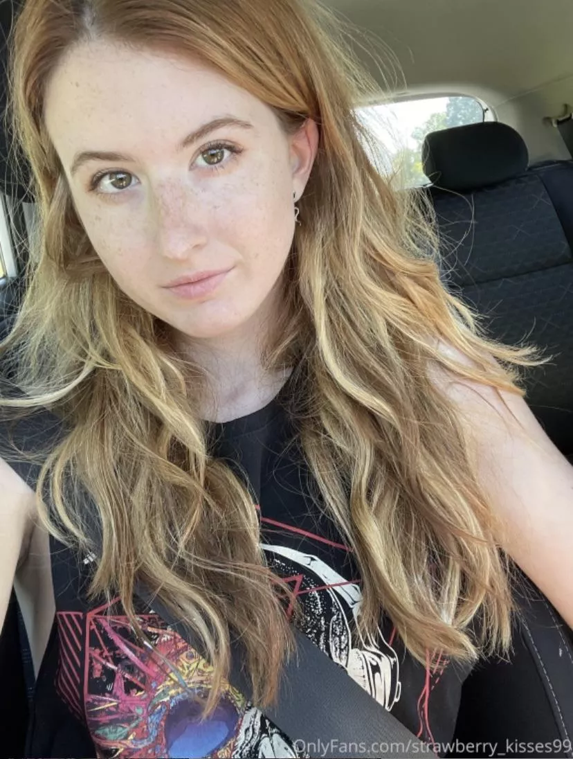 Anyone like cute redheads? Come sub free and chat with me 🦊 posted by strawberry_kisses99