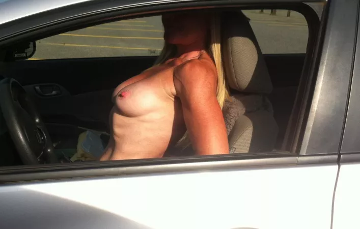 anyone looking for an Uber ?? by herwetpussy69