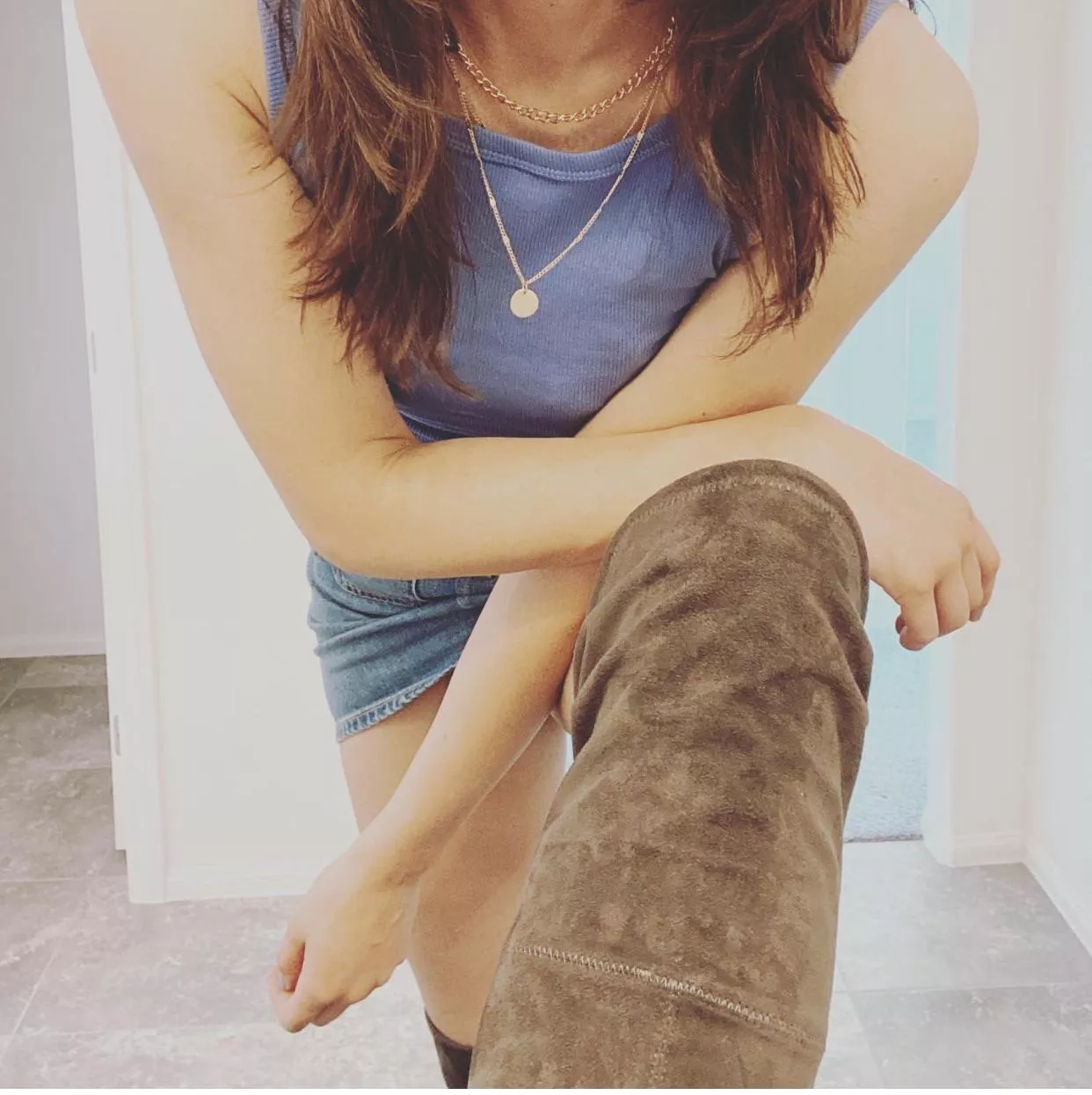 anyone love short skirts and thigh highs as much as I do? 🔥😋 posted by alexisdelrae