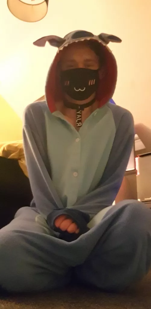 anyone need warm cuddles :3 by Responsible_Ad3419