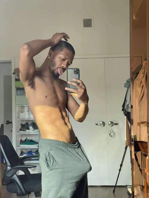 Anyone play apex? by fieldofhoney