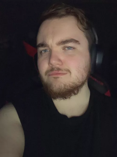 anyone play apex or dbd? by BigBoysDoItBetter