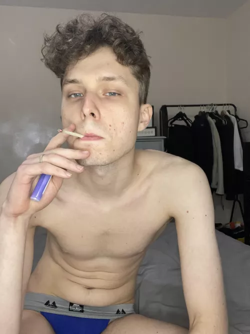 Anyone popping round for a smoke? 🙄 by 420_stonerr_bonerr