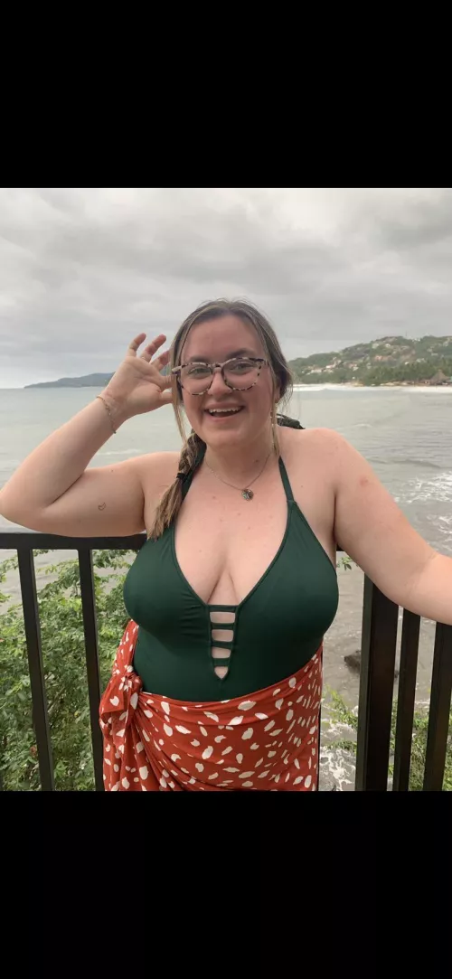 Anyone recognize her? I may have more pics of her to share….Kik: jbetty1010 by blady1994