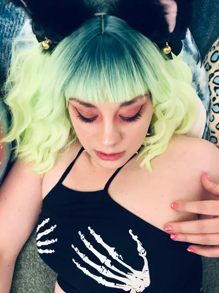 Anyone still awake as horny as me? 🥺 by Wesandveronica420