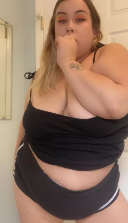 Anyone up and wanna play ??? by lillyloveyouu