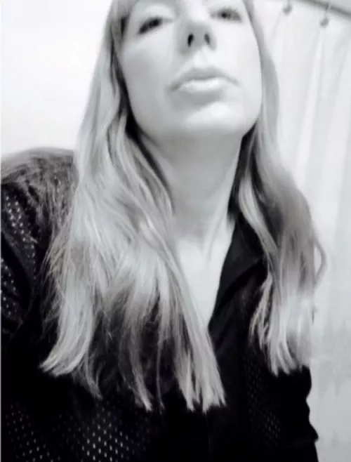 Anyone up for a chat? by caducrumb