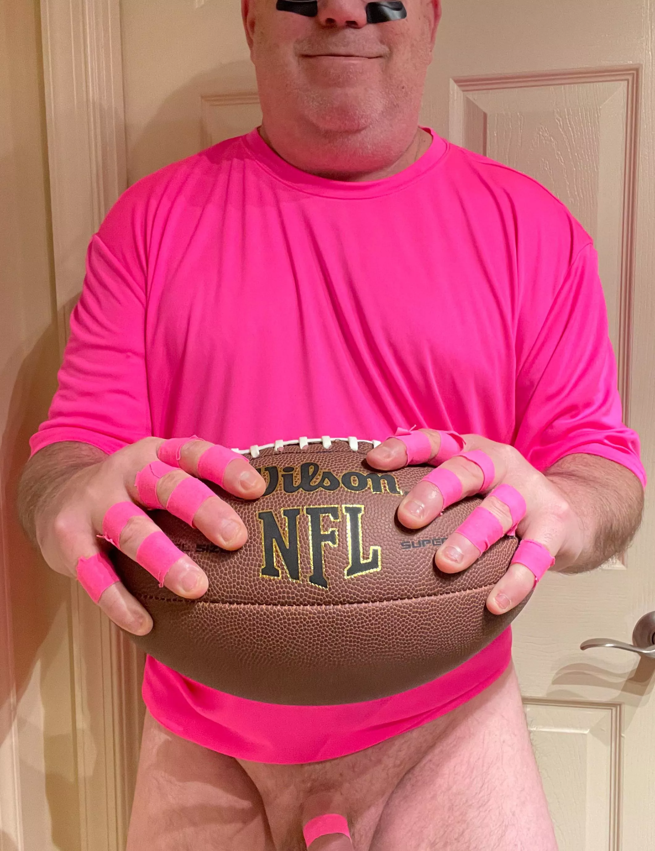Anyone Up For A Sunday Pinkup Game?💗🏈 posted by hit2muchwlifes2x4