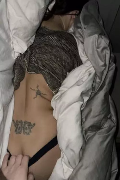 Anyone up for some fun. Id love to know what you'd do to this hotwife by Potpieman21