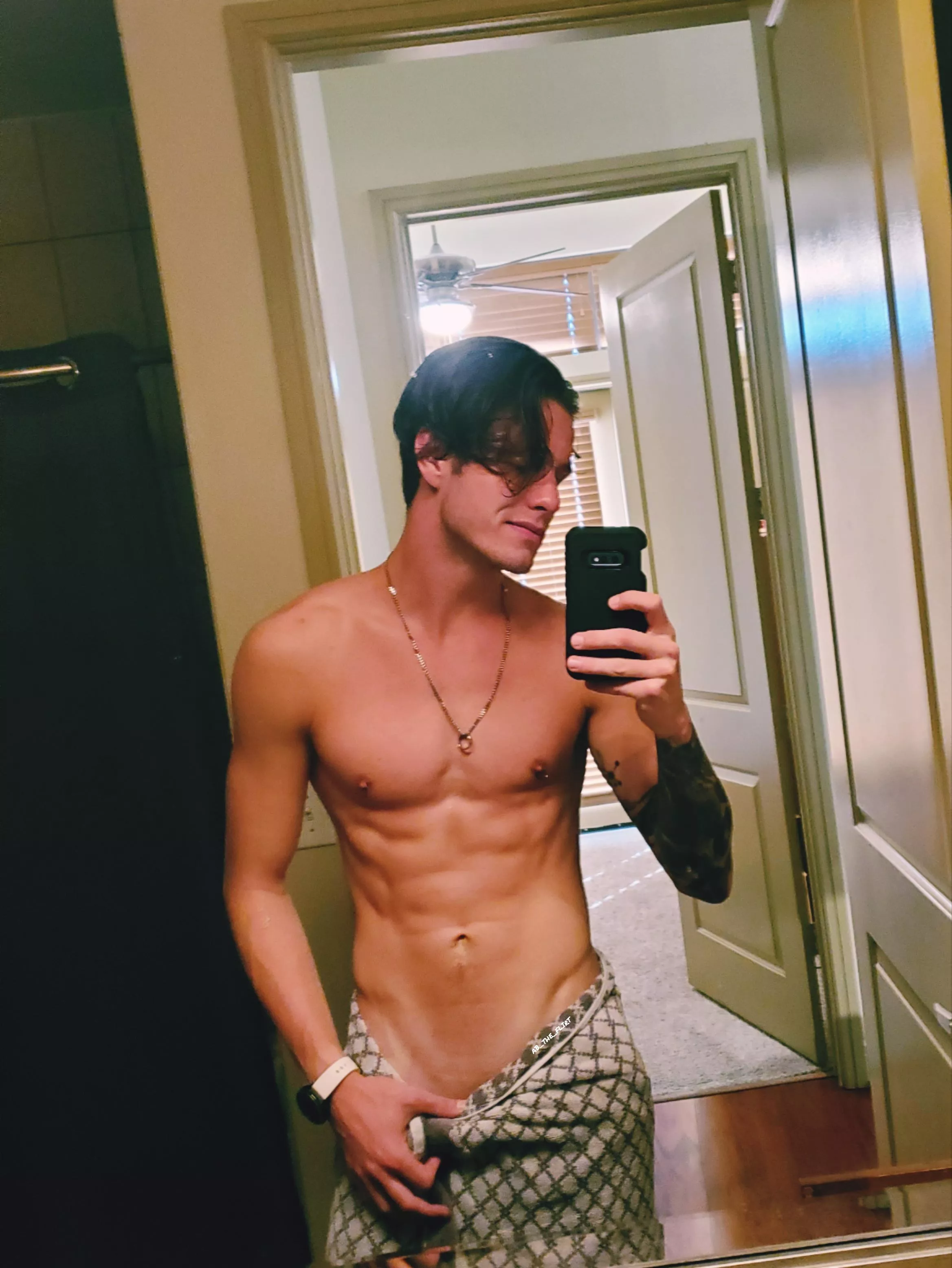 Anyone up for some post-gym birthday celebrations with yours truly? posted by AB_the_Flirt