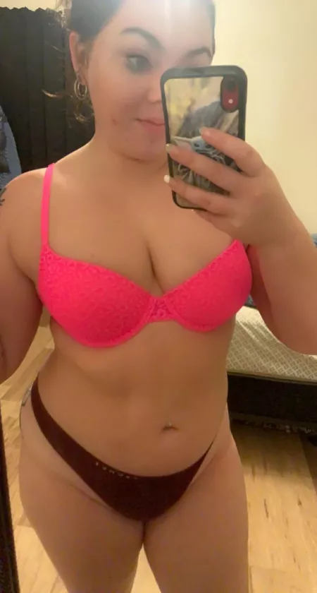 Anyone wanna chat?? Make some friends and what not??! Message me! by annika_loves