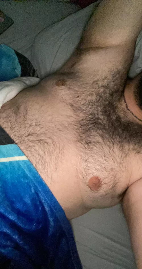 Anyone wanna come cuddle? by dudjfn