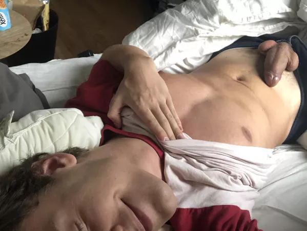 Anyone wanna cuddle up? Its been raining all day ✨ by Luk1ee