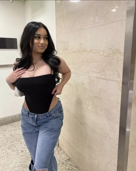 Anyone wanna cum tribute her? by francesco-tomas