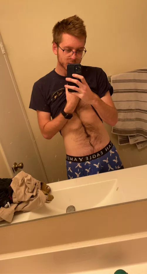 Anyone wanna entertain a bored nerdy otter? by Party-Investment2685