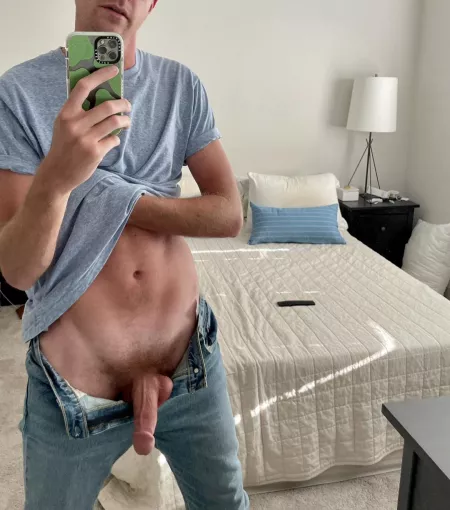 anyone wanna give it some attention? by 341341ee