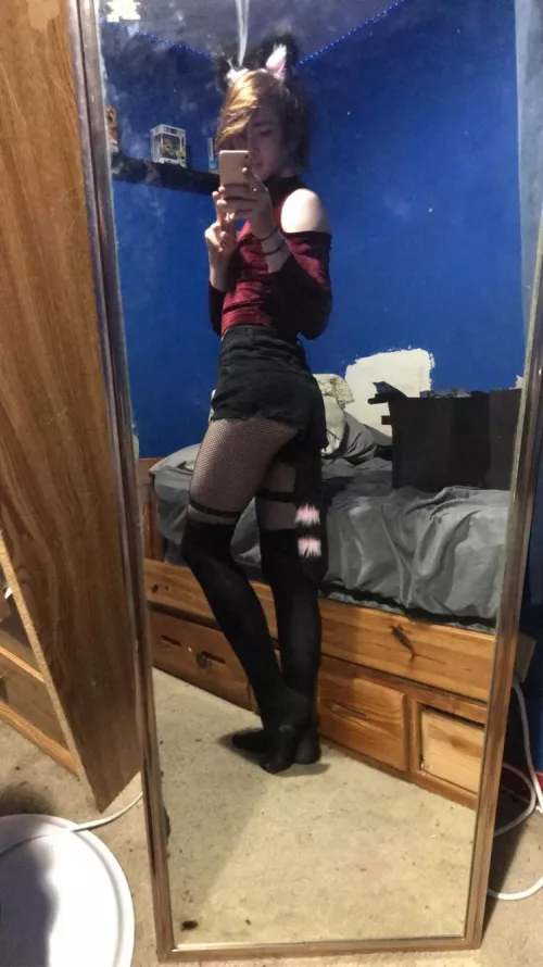 Anyone wanna hang out and like cuddle please ❤️🥺👉👈 by TepotTheTrap