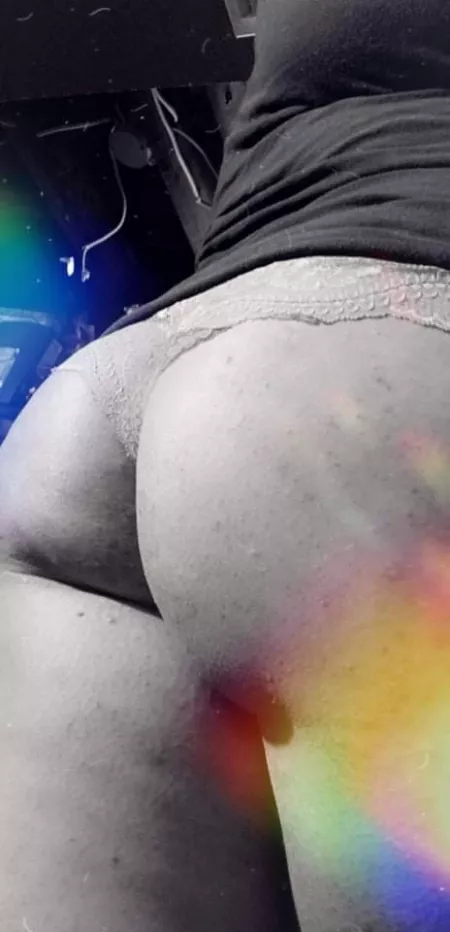 Anyone wanna nibble on this Peach 😘 by XpokeahotassX